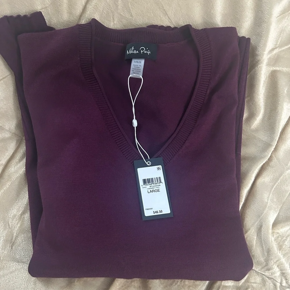 NWT - Melissa Paige Women's V-Neck Wide-Hem Wide-Cuff Sweater - Picture 4 of 4